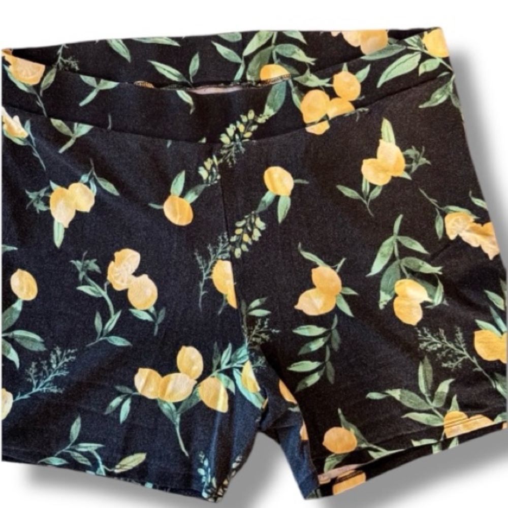 Torrid Lemon Print 15” Bike Shorts – Size 3 (3X) | Plus Size Activewear - Picture 2 of 4